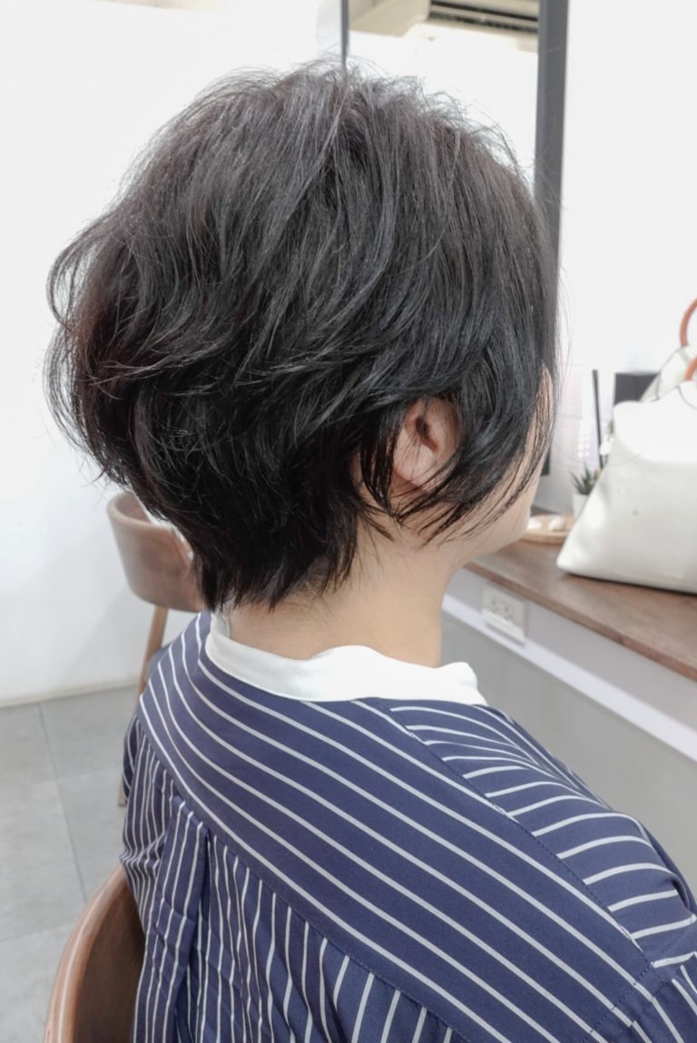 黒髪でも決まる ショートヘアにもコテ巻き風パーマが気分 朝のスタイリングもとっても簡単 日系美容院 バンコク プロンポン駅すぐ Neve Hair Salon